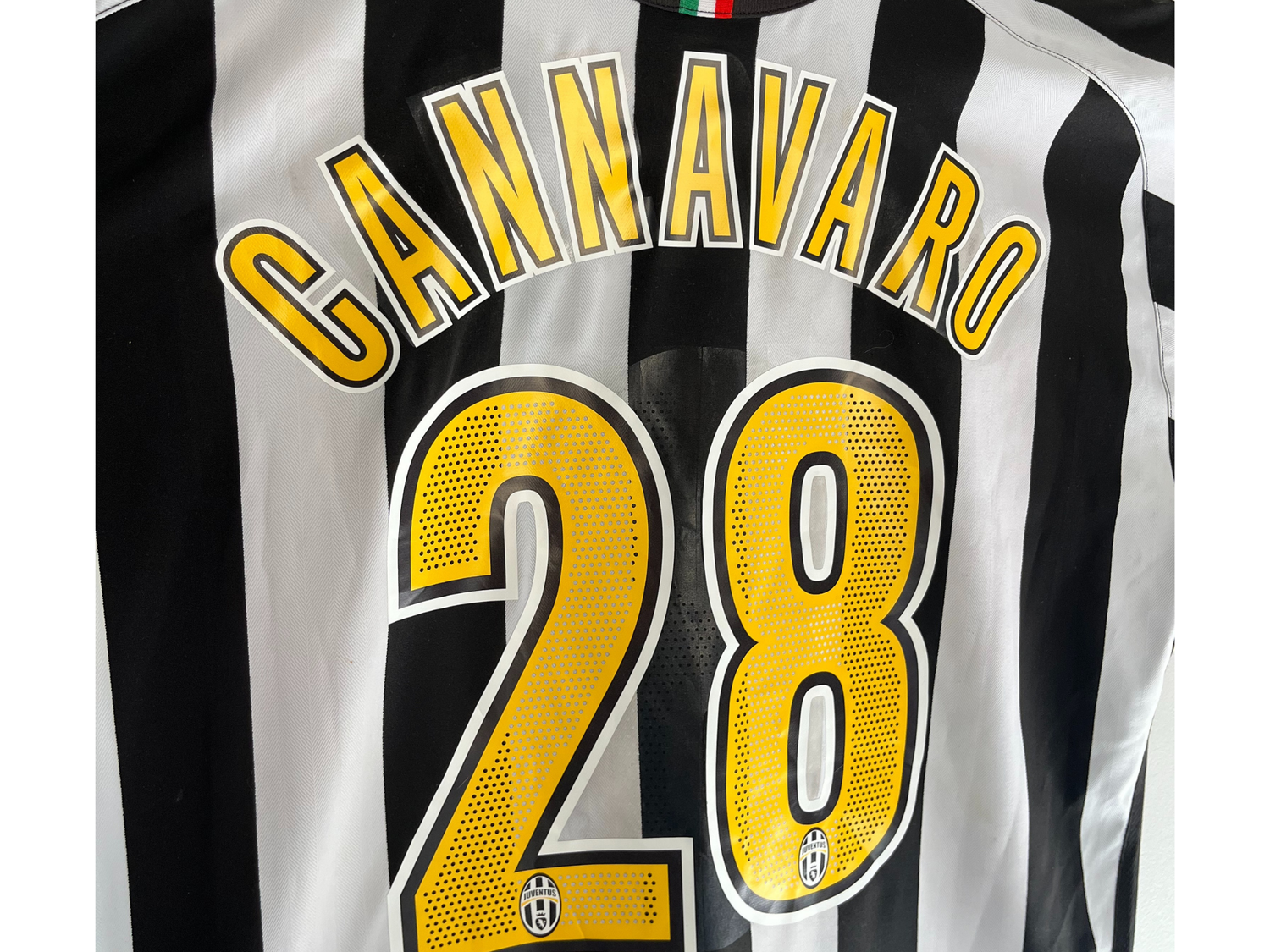 Maillot vintage Juventus 2005/2006 Cannavaro 28 domicile – PlayerStore