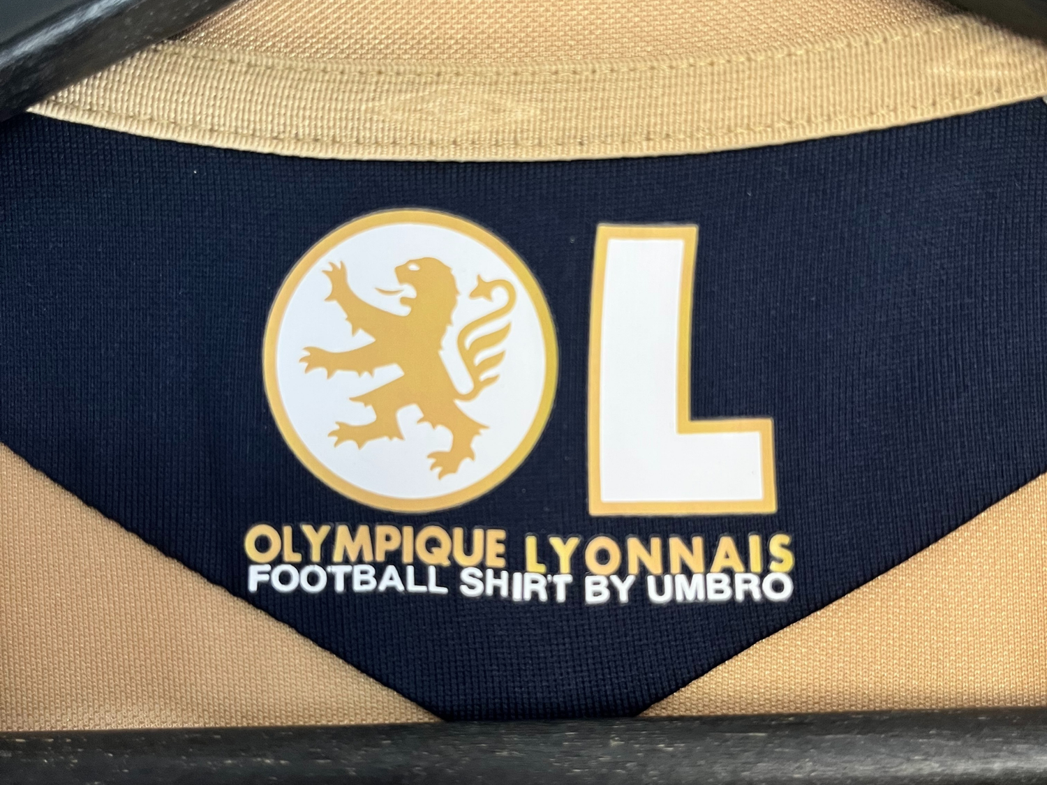 Maillot vintage Olympique Lyonnais 2007/2008 Benzema 10 extérieur – PlayerStore