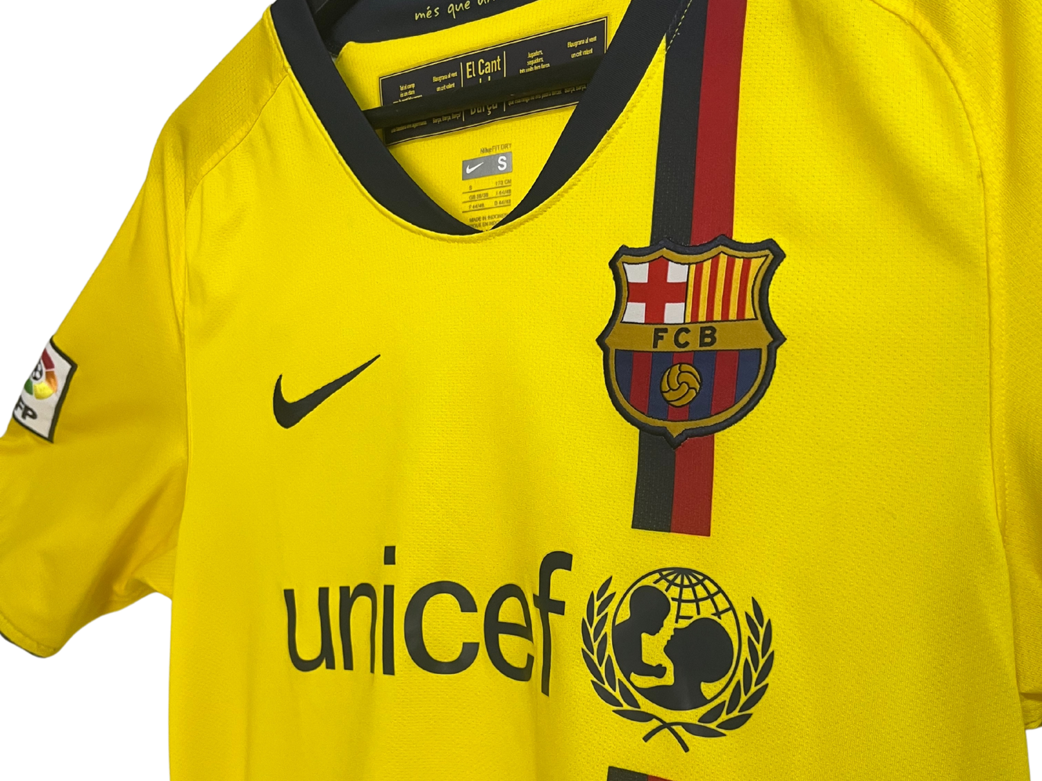 Maillot vintage FC Barcelone 2008/2009 Messi 19 extérieur – PlayerStoreMaillot vintage FC Barcelone 2008/2009 Messi 19 extérieur – PlayerStore